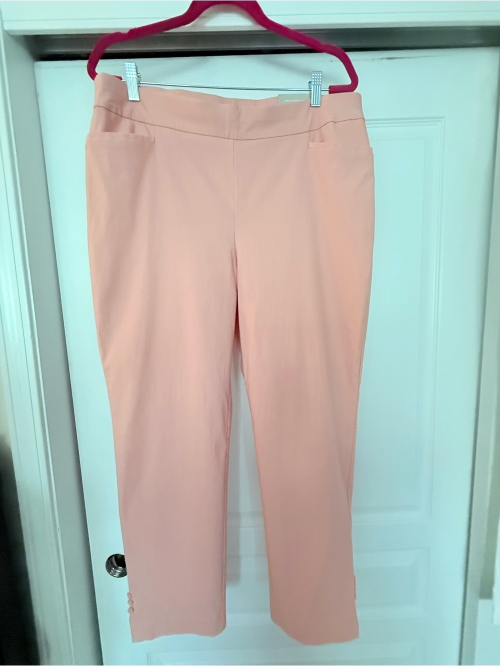 NWT Chico’s So Slimming Brigitte Button Split Ankle Pale Coral Pant